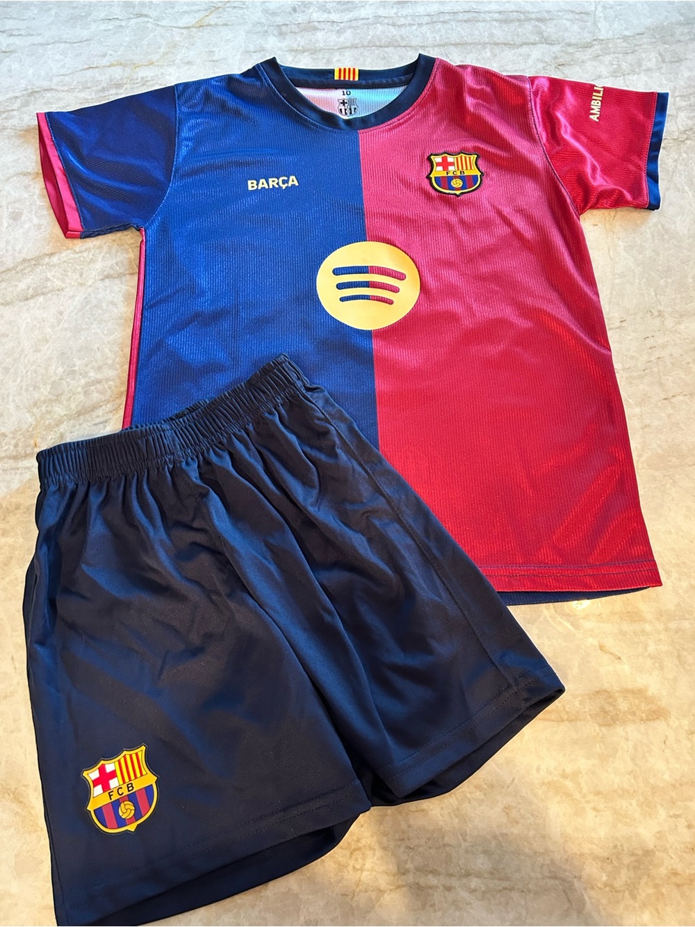 FC Barcelona Lamine Yamal #19 Youth Soccer Jersey & Shorts Set Sz 10